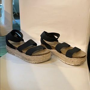 Platform sandals
